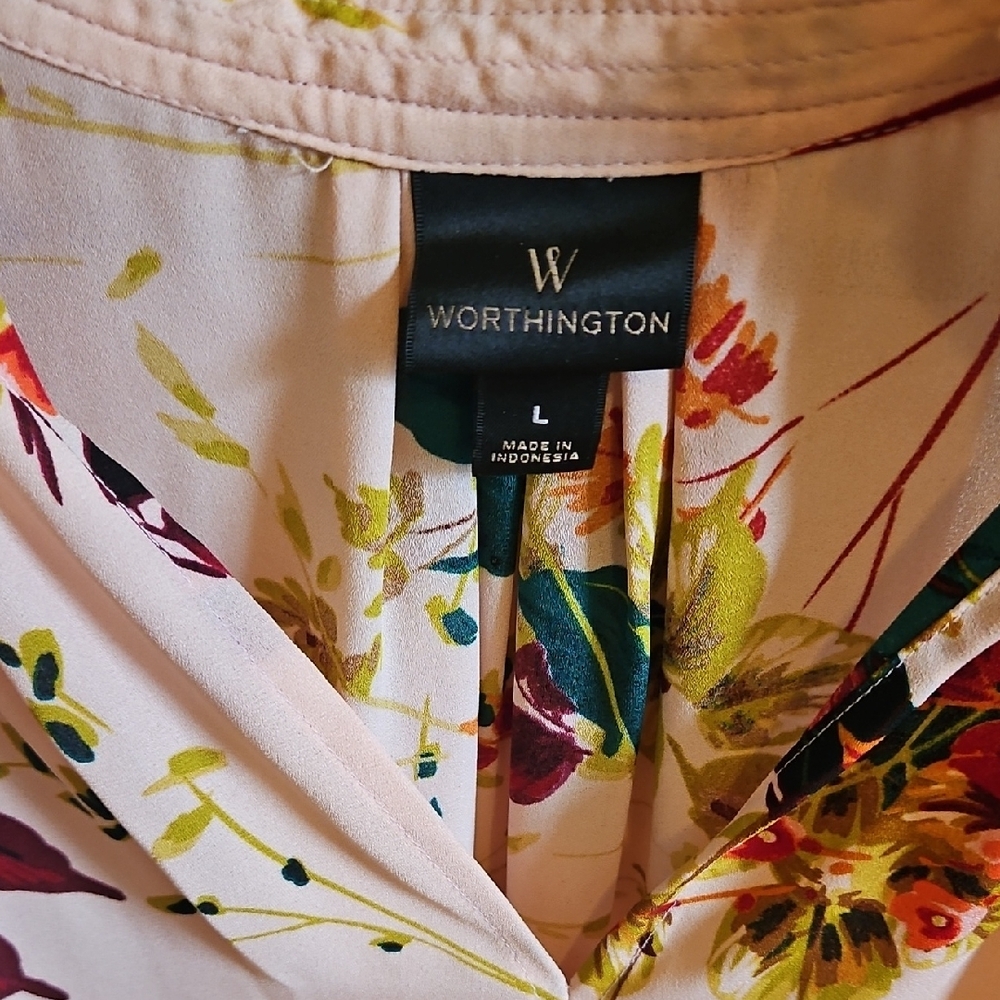 Floral Women's Top - Pink, Green & Other Colours. Size Large. Perfect For Fall - Picture 2 of 8
